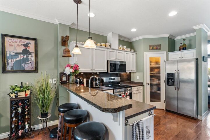 Property Photo:  6577 Southdowne Place 3  BC V2R 0H4 