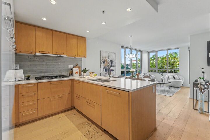 Property Photo: 1680 W 4th Avenue 207 BC V6J 0B7