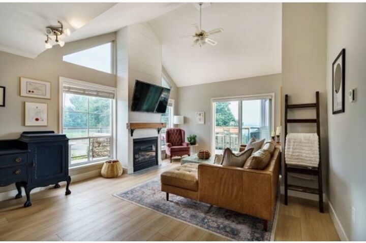 Property Photo: 33150 4th Avenue 305 BC V2V 7A3