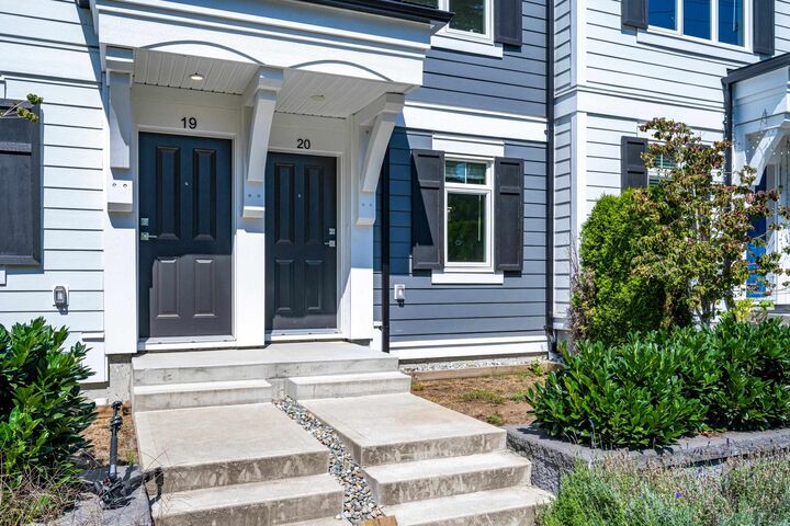 Property Photo:  2070 Oak Meadows Drive 20  BC V3Z 1J1 