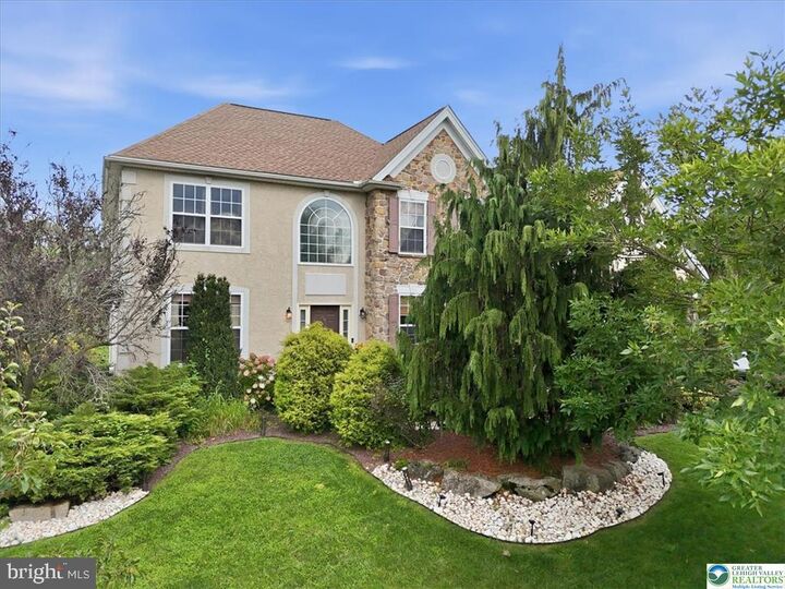 Property Photo: 18 Creek Court PA 18040