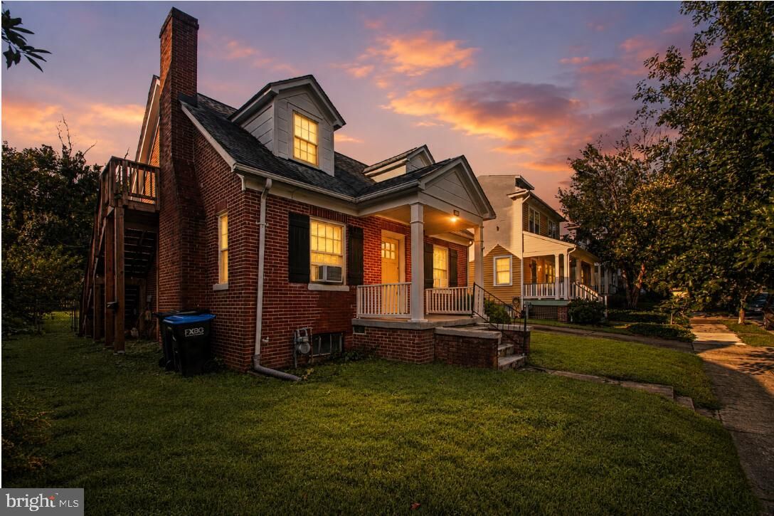 Property Photo: 814 Brompton Street VA 22401