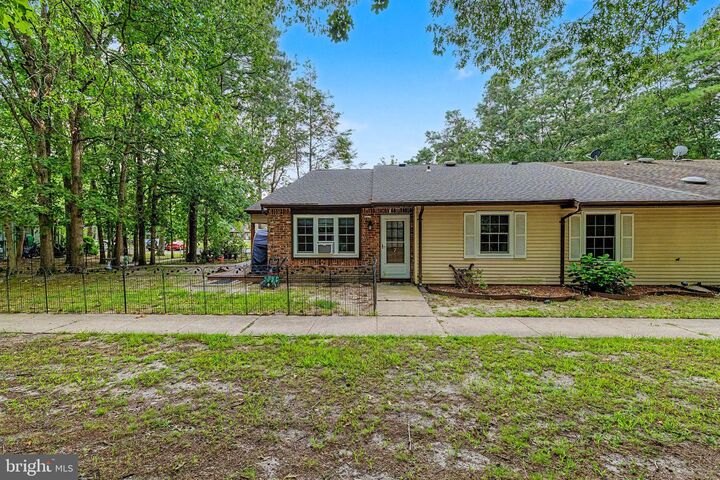 Property Photo:  7 Driftwood Drive  NJ 08087 