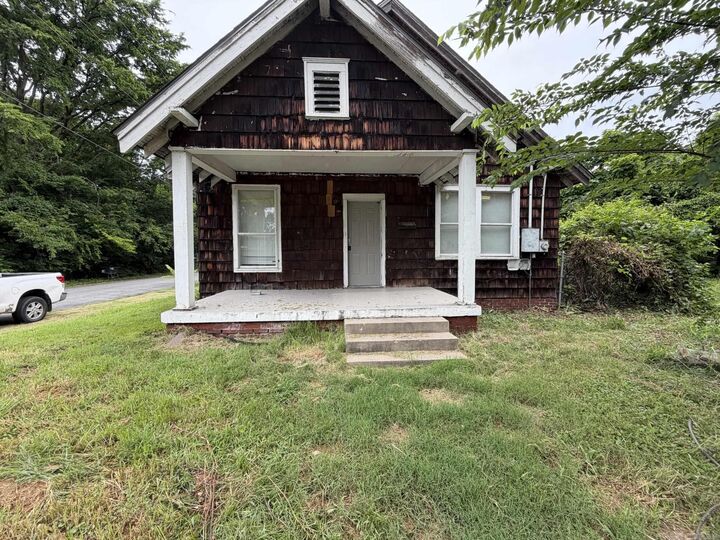 Property Photo:  70 Unit  AR 72204 
