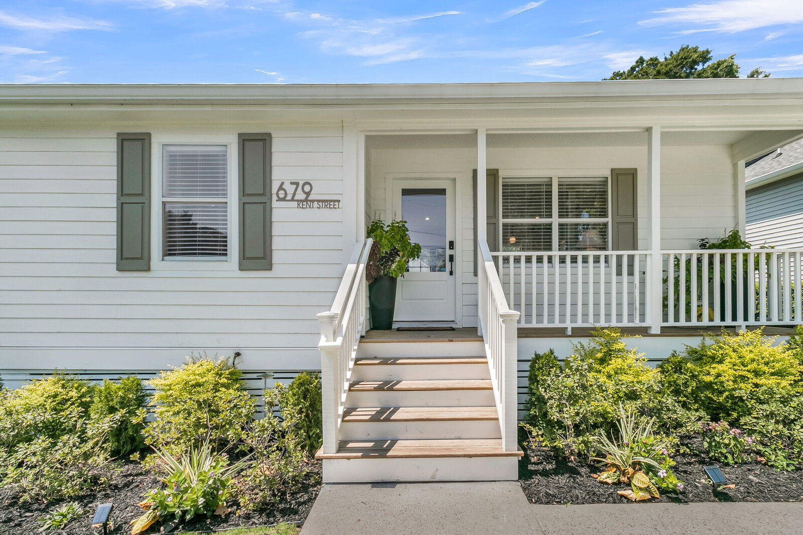 Property Photo:  679 Kent Street  SC 29464 