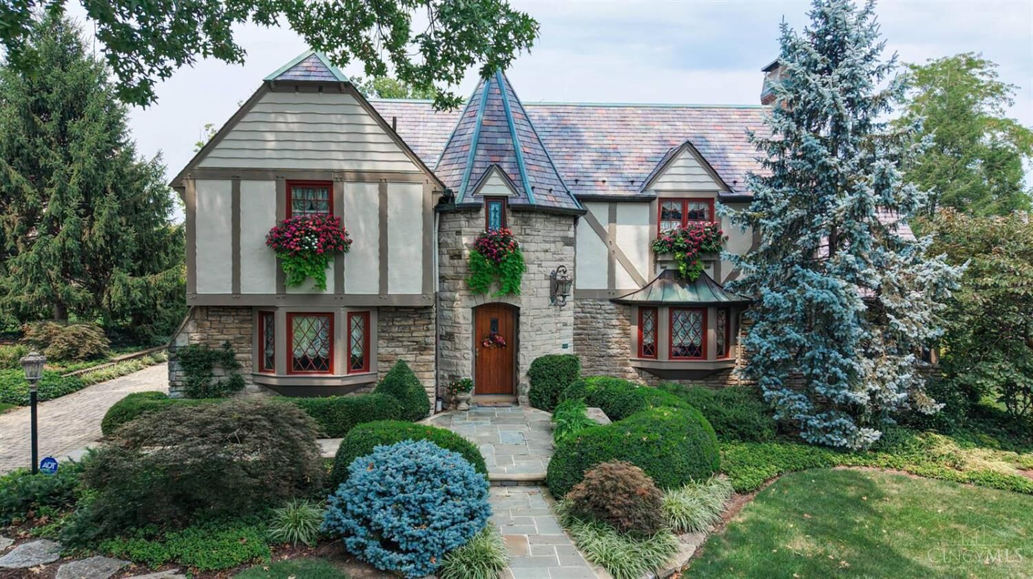 Property Photo:  402 W Cliff Lane  OH 45220 