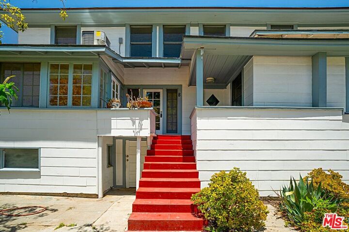 Property Photo:  362 N Avenue 57, Unit 1/4  CA 90042 
