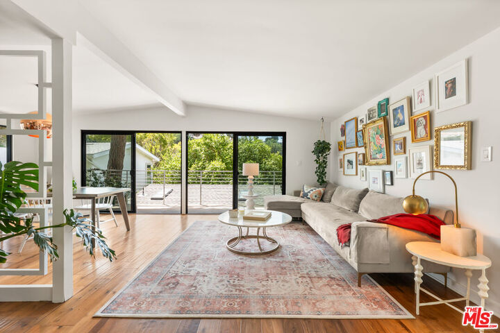 Property Photo:  3744 Buena Park Dr  CA 91604 