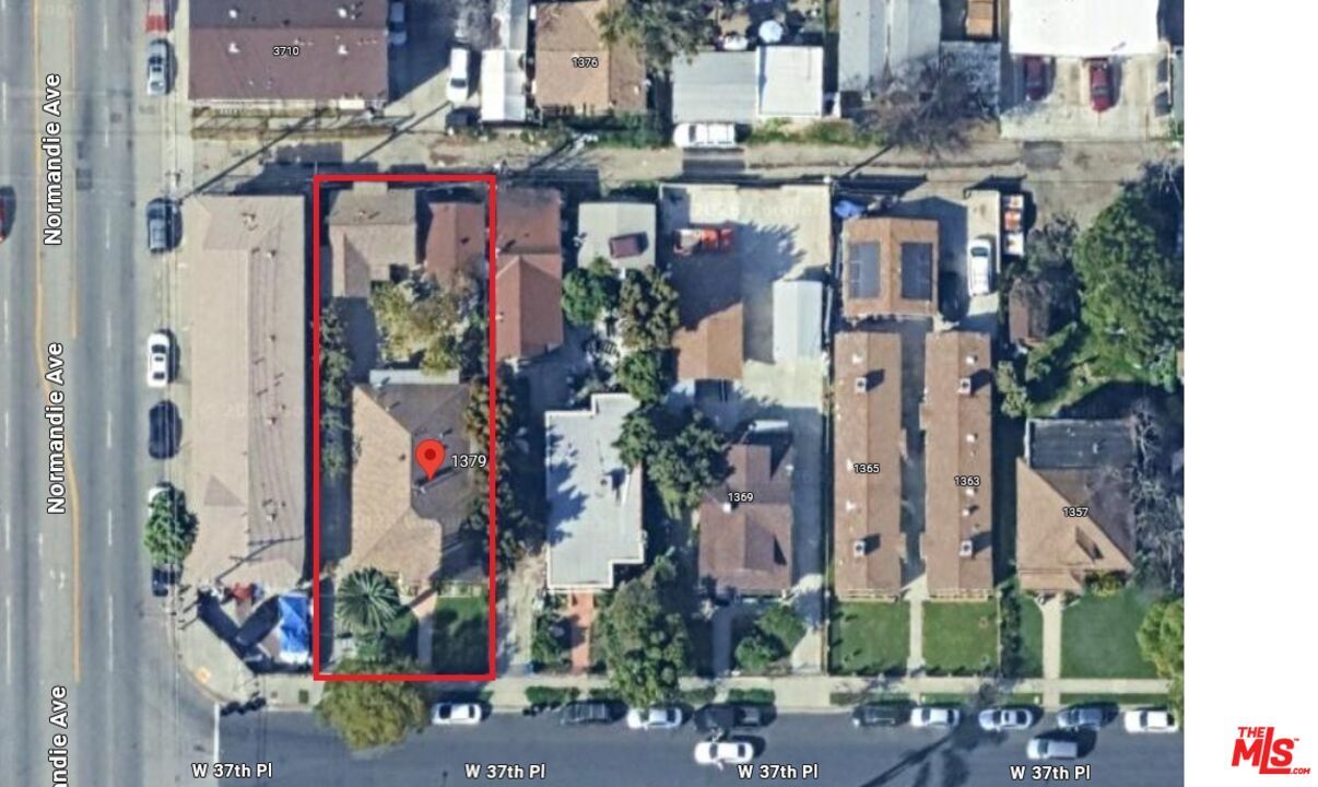 Property Photo:  1379 W 37th Pl  CA 90007 