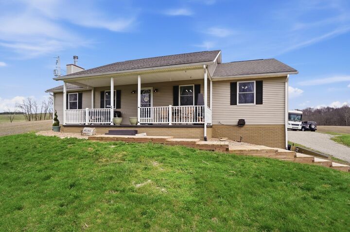 Property Photo: 4190 Township Road 143 NE OH 43783