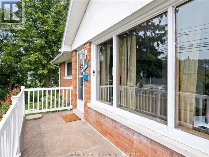 Property Photo:  636 Cabana  ON N9G 1A4 