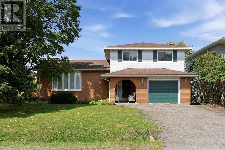 40 Norden Cres — photo 1