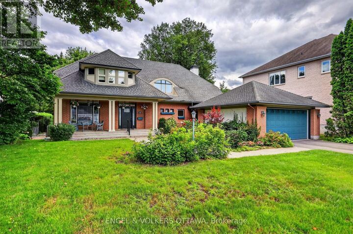 Property Photo: 13 Chinook Crescent ON K2H 7C9