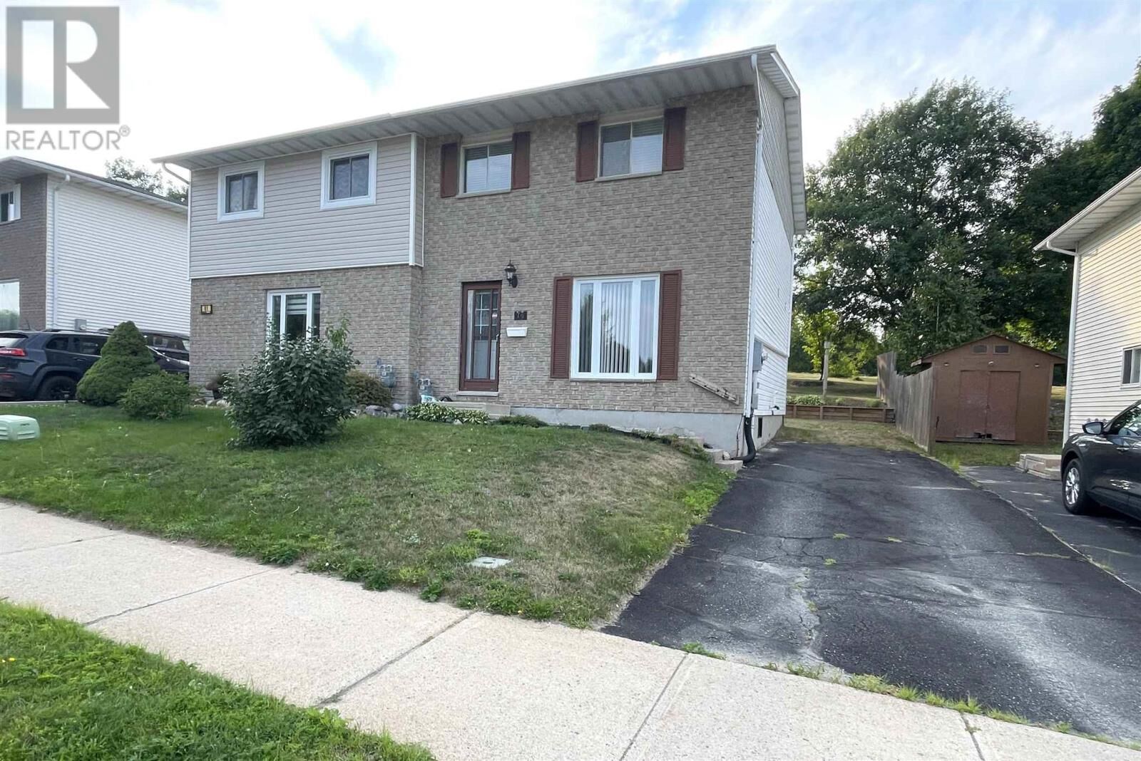 Property Photo: 79 Colwill Dr ON P5A 2Z9