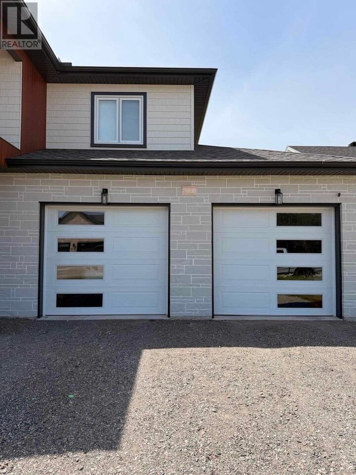 Property Photo:  35 Mulberry St  ON P6B 0G2 