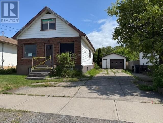 Property Photo:  132 Northern Ave  ON P7C 2V5 