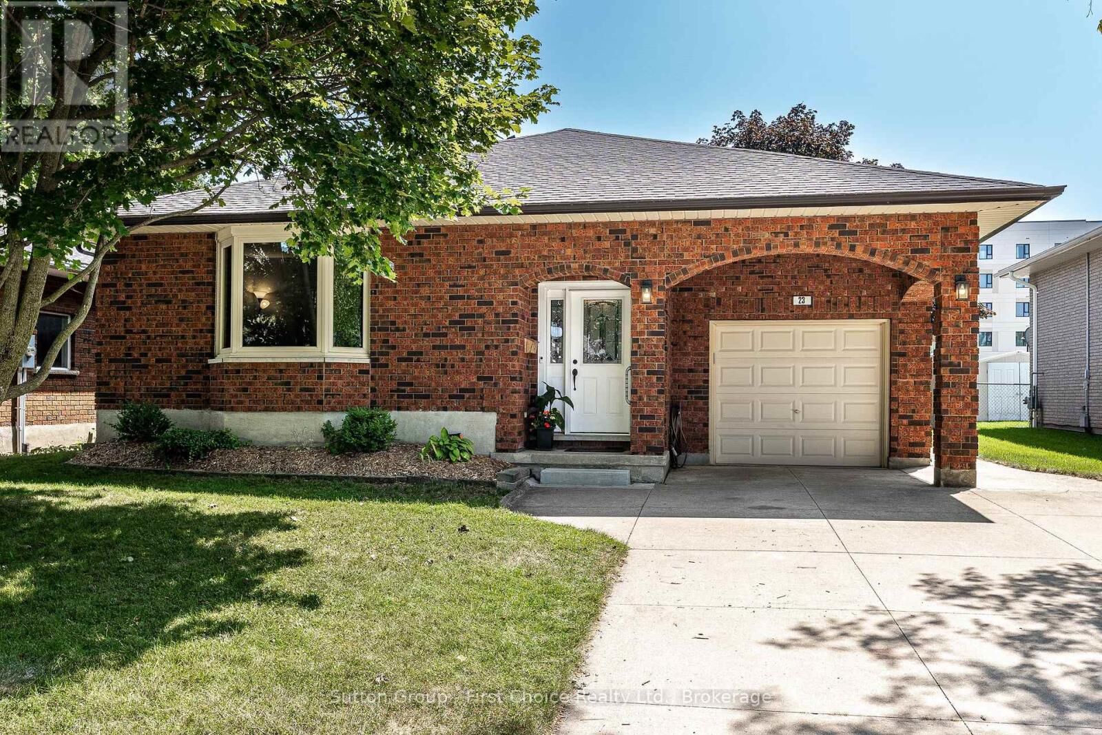 Property Photo: 23 Sprung Court ON N4Z 1G7