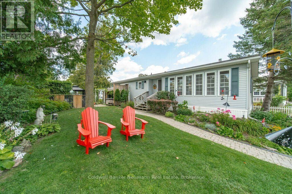 Property Photo:  41 Trillium Beach Drive Pvt Drive  ON N0B 2J0 