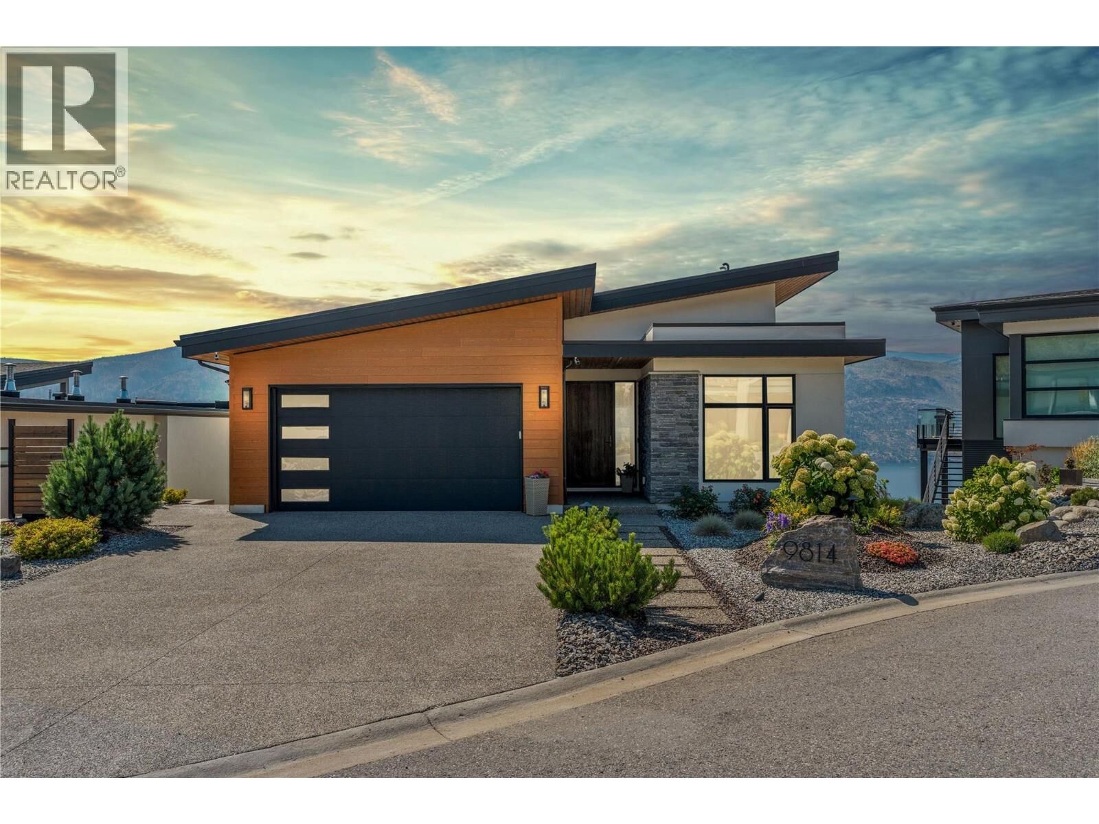 Property Photo: 9814 Beacon Hill Crescent BC V4V 0A9
