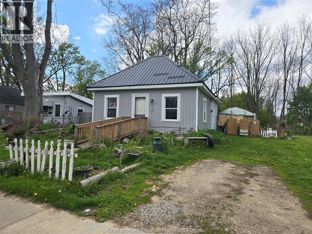Property Photo:  249 King Street East  ON N7M 3N3 
