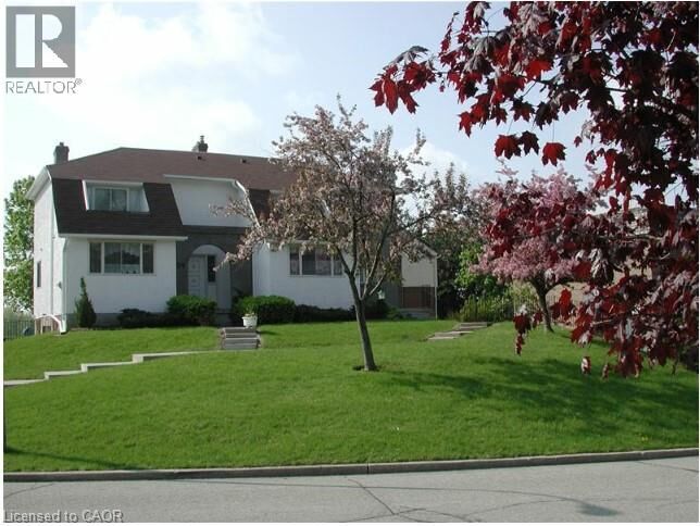 Property Photo: 225 Shakespeare Drive 9 ON N2L 2T5