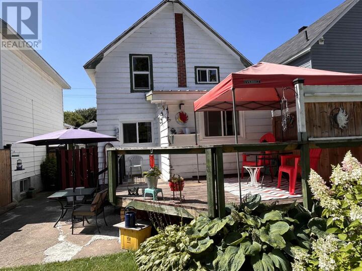 Property Photo: 50 London St ON P6A 2S3