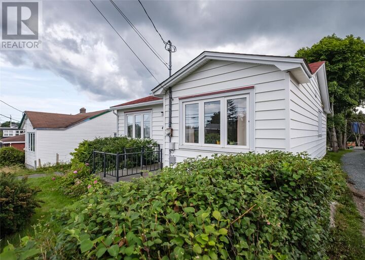 Property Photo:  47 Airport Heights Drive  NL A1A 4Z7 