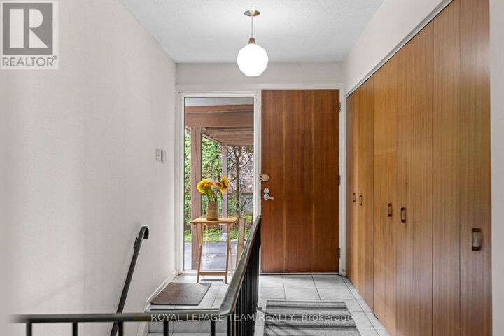 Property Photo: 1380 Marchand Street ON K1B 3N8