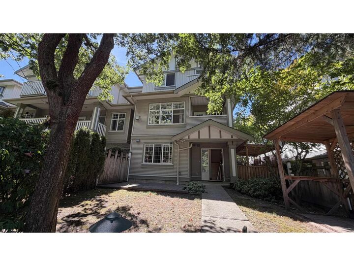 2733 Parkway Drive 6 — photo 1