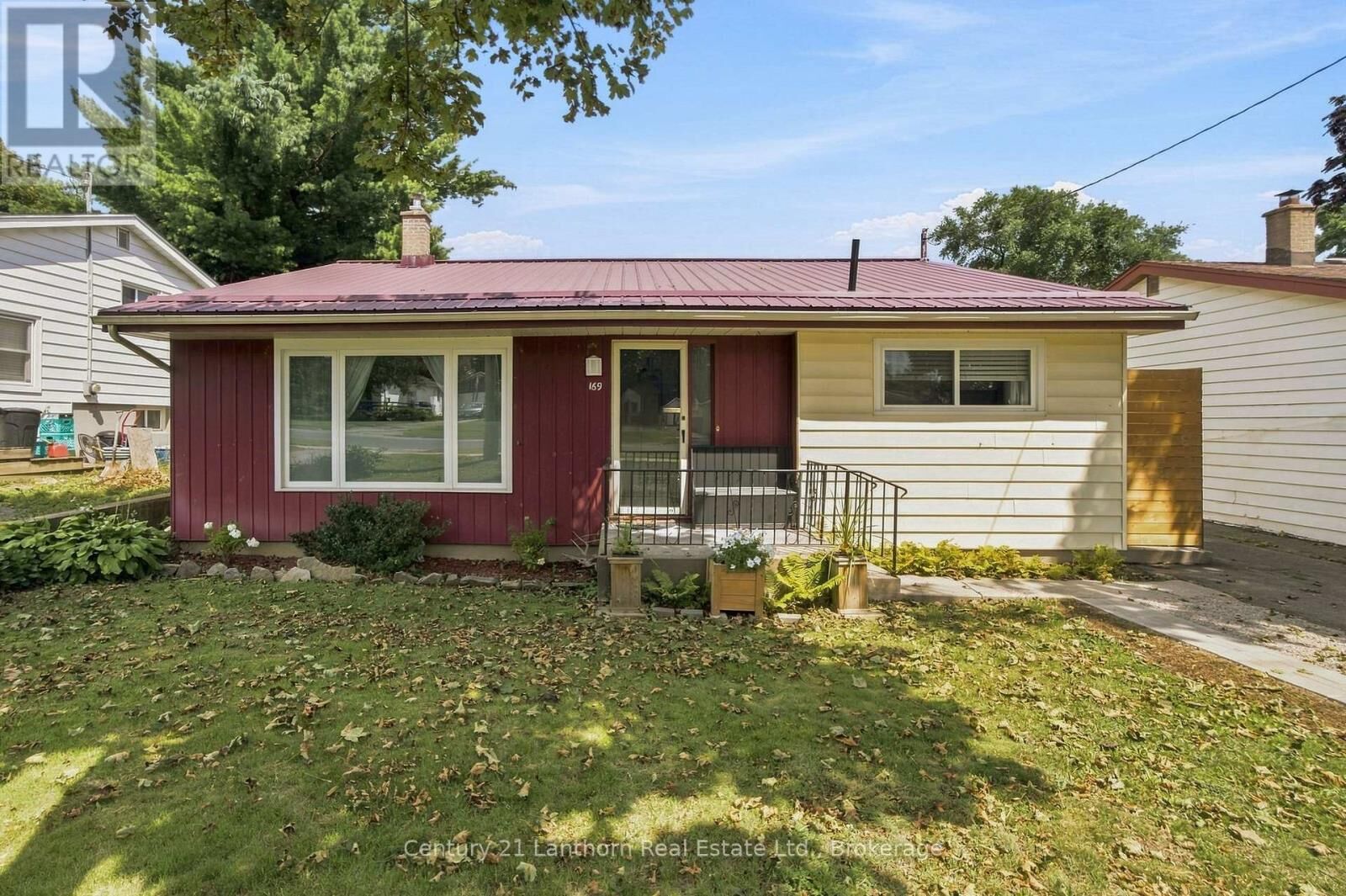 Property Photo: 169 Farley Avenue ON K8N 4L3