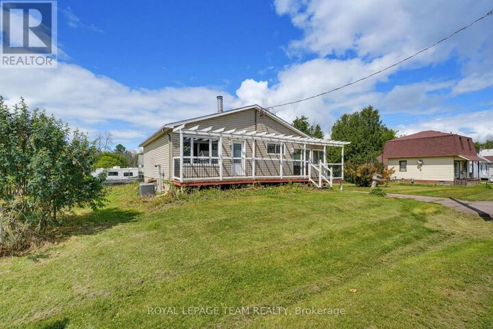Property Photo:  550 Giroux Street  ON K8A 4G5 