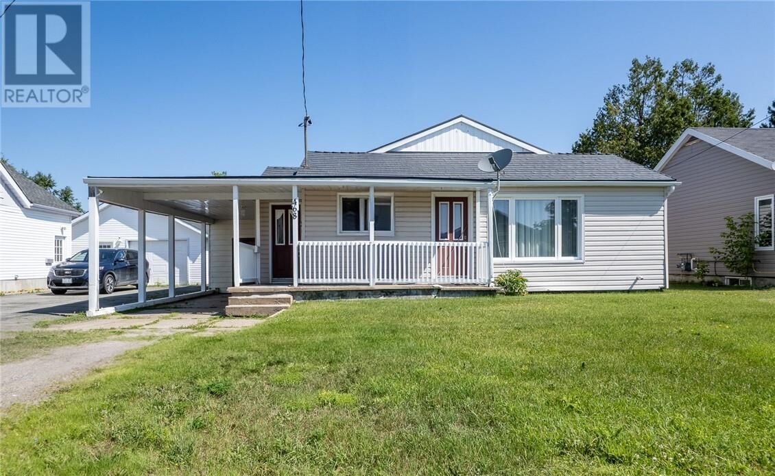 Property Photo: 468 Adelaide Street ON P5E 1K6