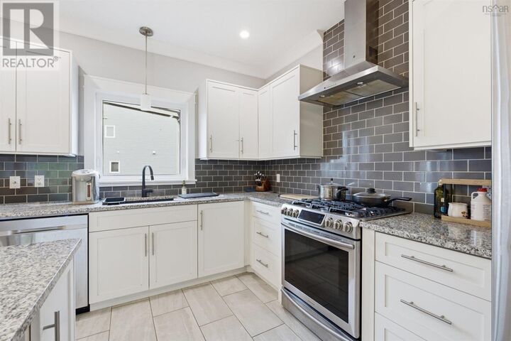 Photo de la propriété:  52 Eliza Ritchie Crescent  NS B3M 0K5 