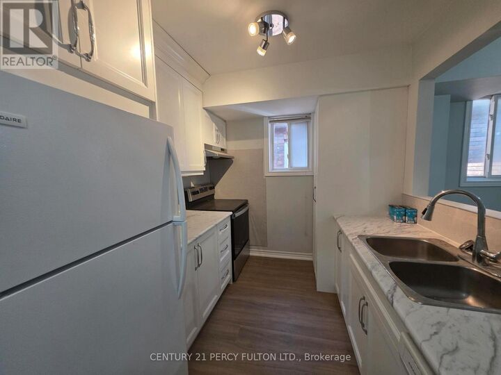 Property Photo:  223 Fairview Avenue  ON M6P 3A6 