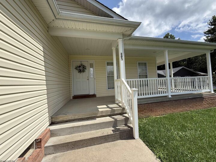 Property Photo:  205 Edgewood Estates Road  WV 26253 