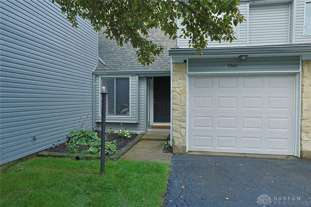 Property Photo: 7661 Brams Hill Drive OH 45459