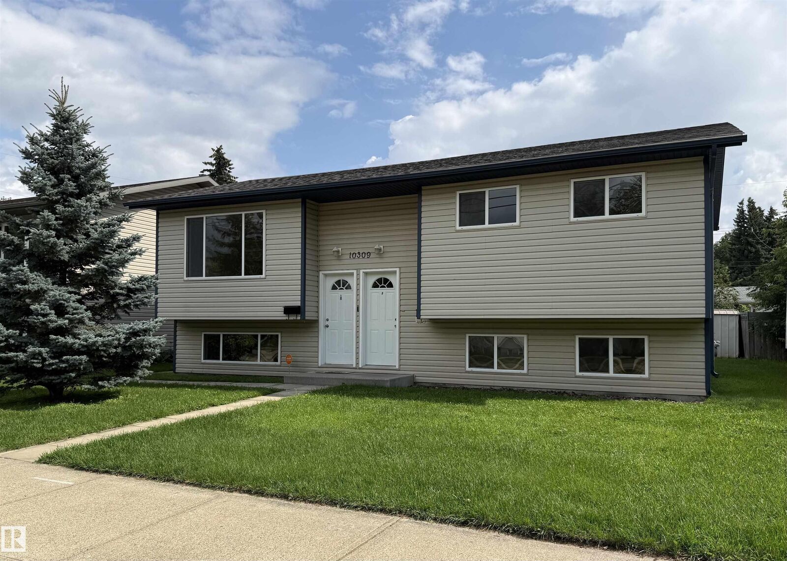Property Photo: 10309A & 10309B 98 Avenue AB T8L 2N6