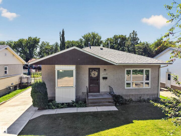 Property Photo:  5207 48 Avenue  AB T9E 5E4 