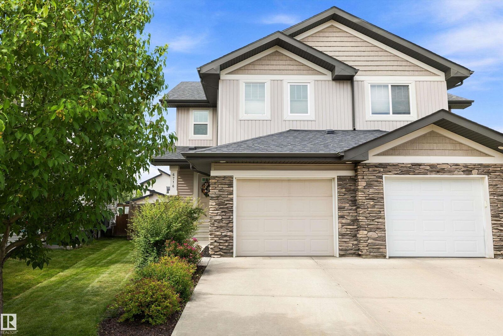 Property Photo:  6716 Cardinal Road SW  AB T6W 2Y6 