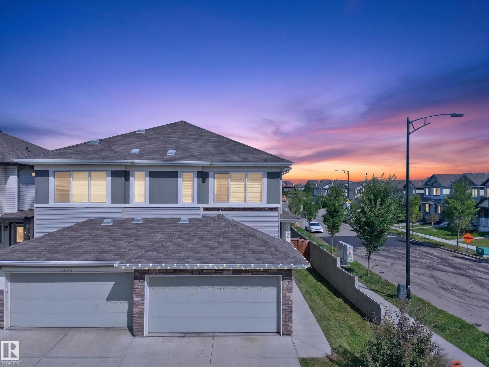 Property Photo:  1404 25 Avenue NW  AB T6T 1J1 