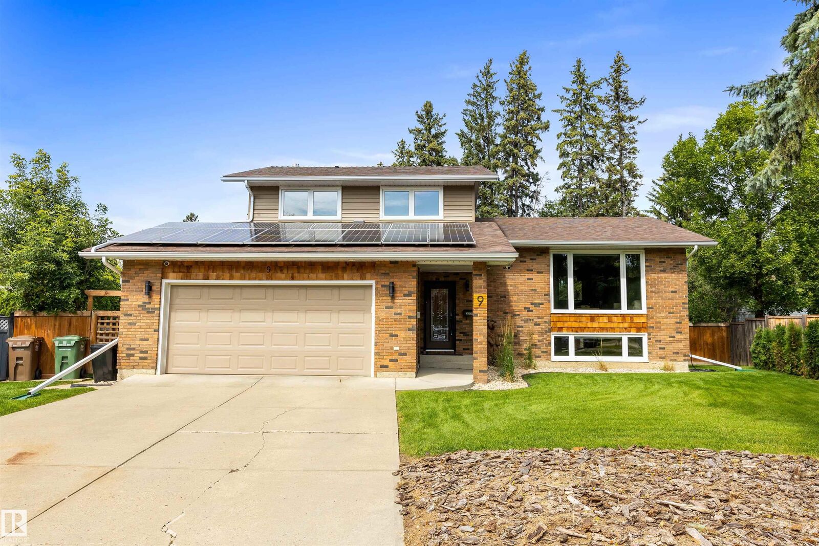 Property Photo:  9 Butterfield Crescent  AB T8N 2W6 