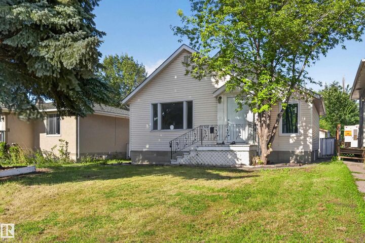 Property Photo:  12306 95 Street NW  AB T5G 1N3 
