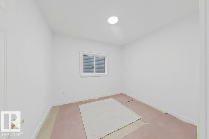 Property Photo:  9736 73 Avenue NW  AB T6E 1B4 