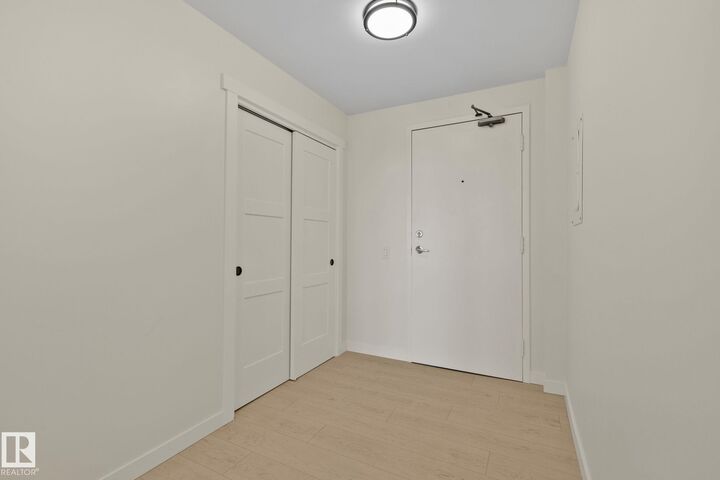 Property Photo: 10125 109 Street NW 1408 AB T5J 3P1