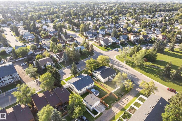 Property Photo:  3425 48 Street NW  AB T6L 3R2 