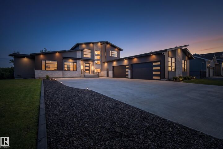 52 Harvest Crescent — photo 1