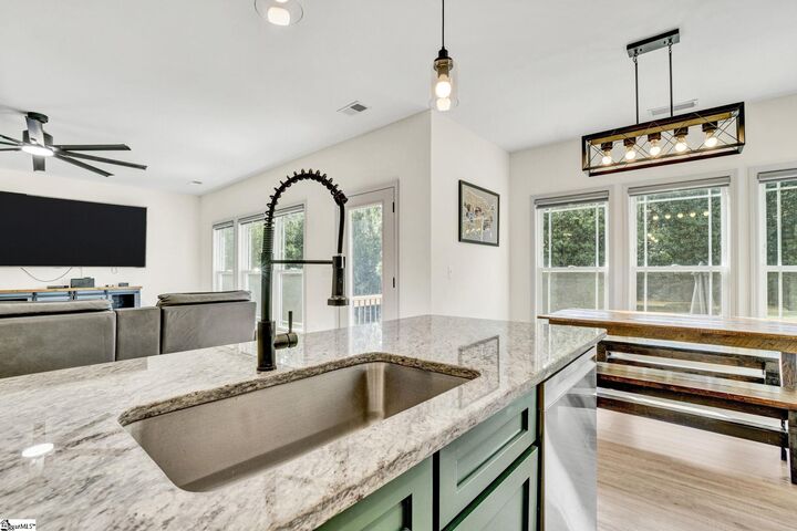 Property Photo:  620 Daventon Road  SC 29654 