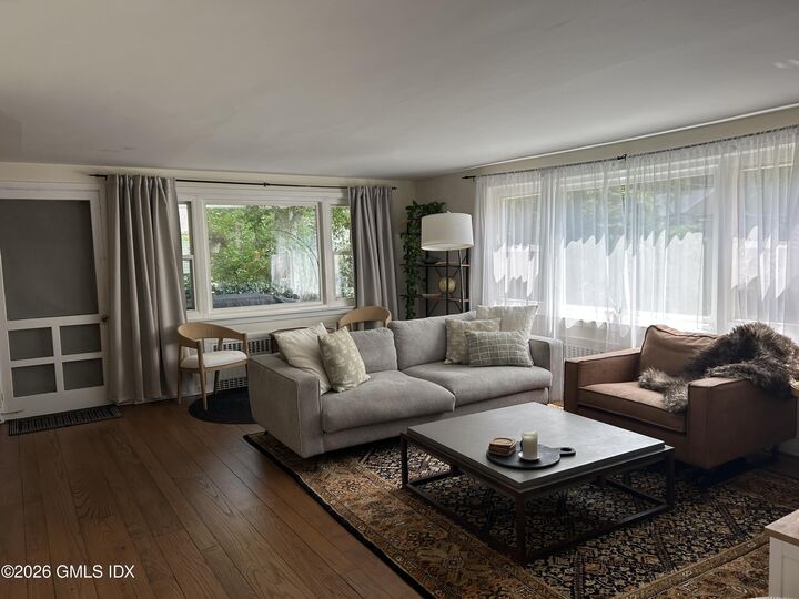 Property Photo:  33 River Street 1  CT 06840 