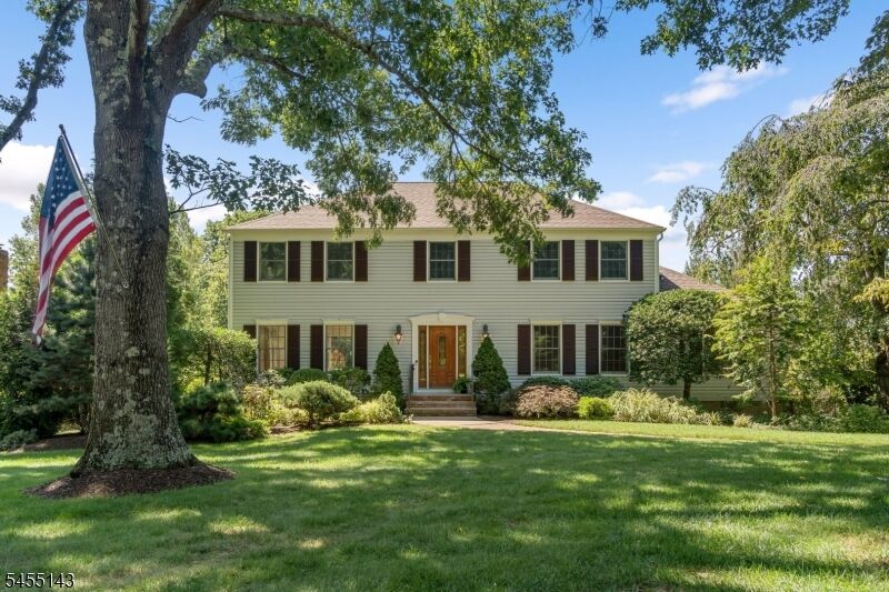 Property Photo:  6 Heather Hill Way  NJ 07945 