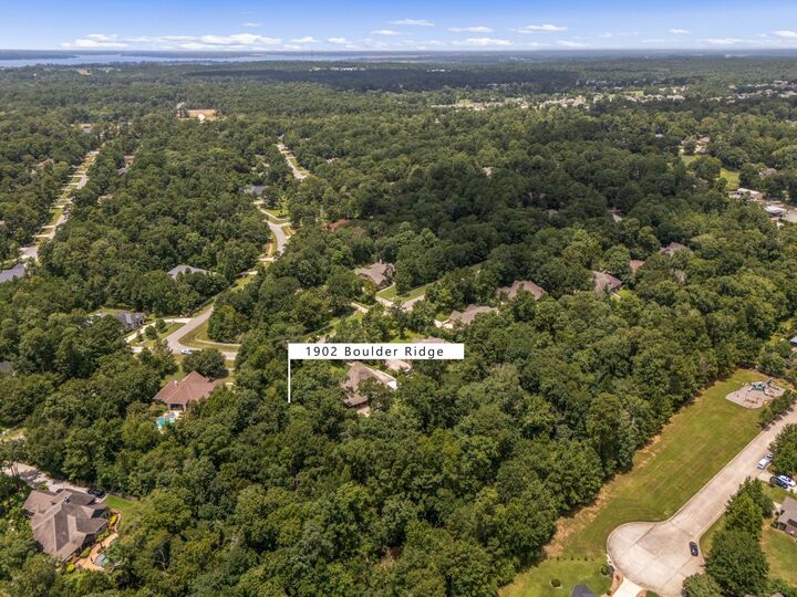 Property Photo:  1902 Boulder Ridge Drive  TX 77304 